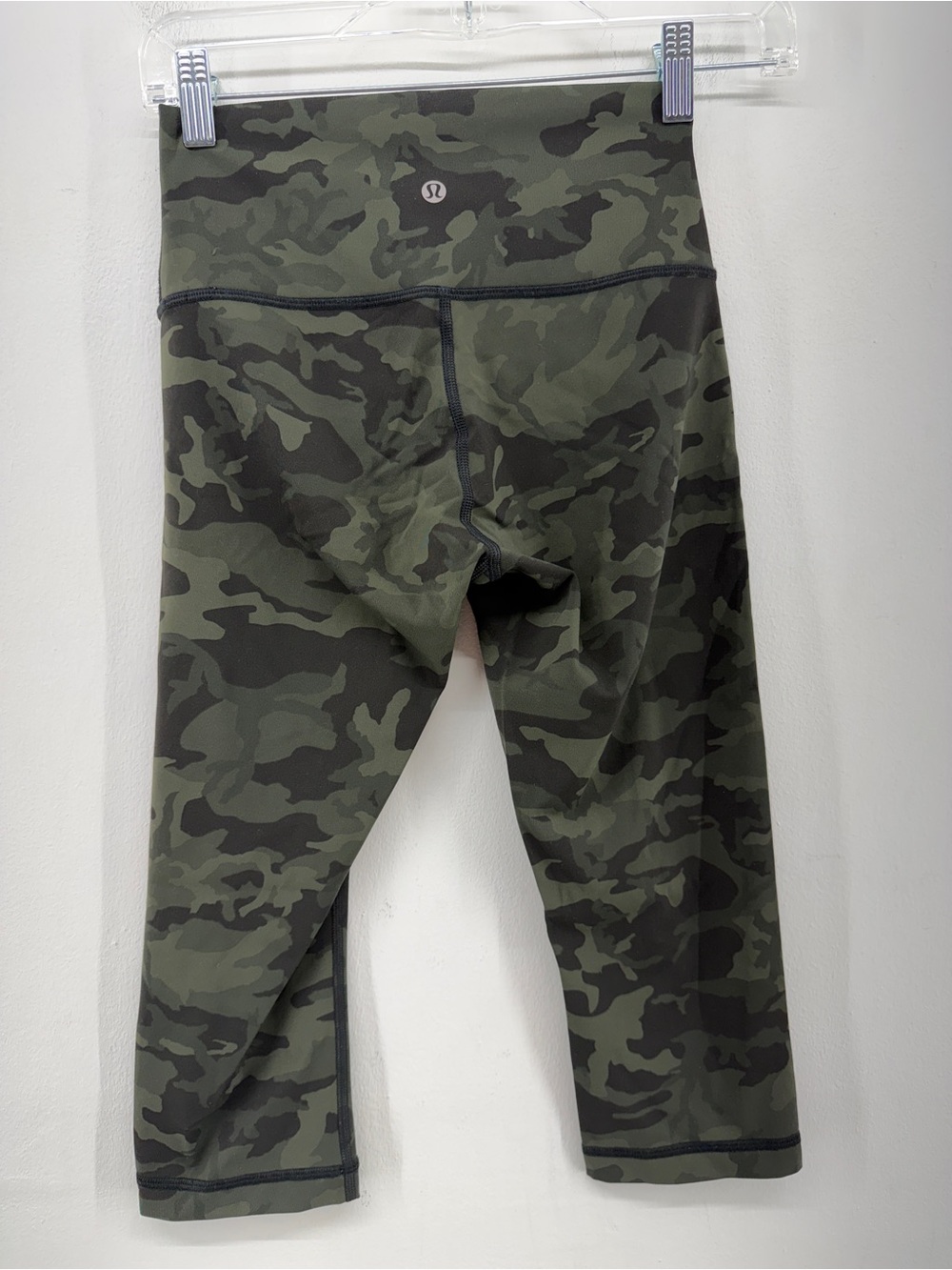 lululemon athletica Women's Camo High-Rise Capri Leggings - Olive/Black Size 4
